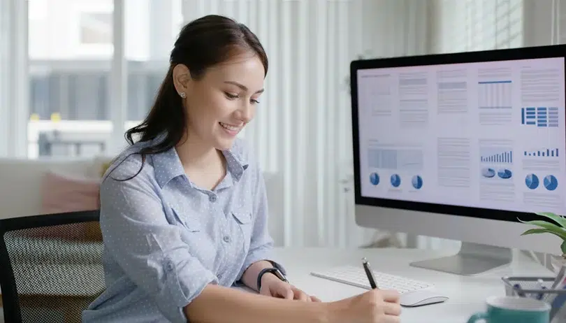 How does a smart accounting system streamline therapist finance management?