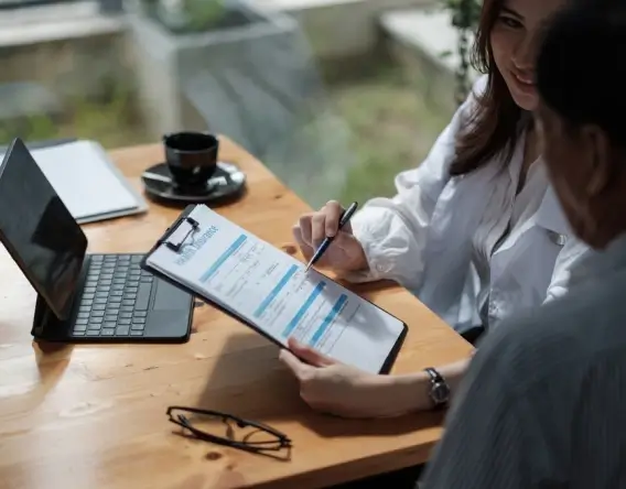 Optimize expenses for insurance agents: Identify and cut non-essential costs with our comprehensive expense management.