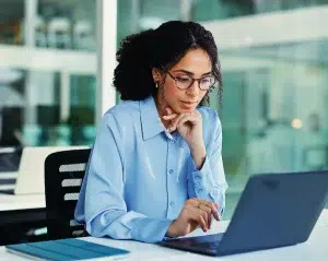 How can a business choose the right outsourced bookkeeping provider