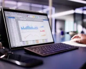 How do online bookkeeping services integrate with accounting software and tools