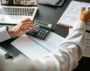 What are the advantages of using online accounting services for small businesses