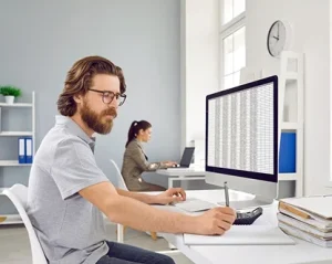 Which bookkeeping service models work best for different types of businesses