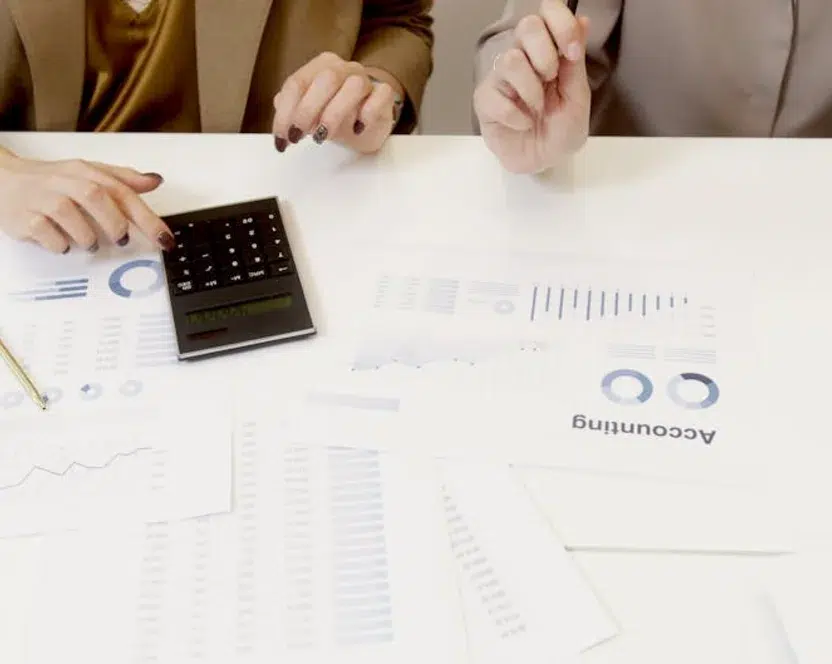 How do small business bookkeeping services integrate with accounting and payroll systems