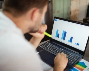 How can a small business measure ROI from its bookkeeping service investment