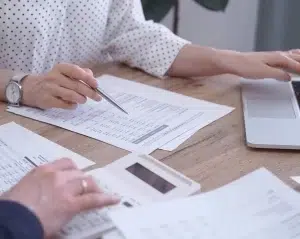 Do Professional Bookkeeping Services Assign a Dedicated Bookkeeper or a Shared Team